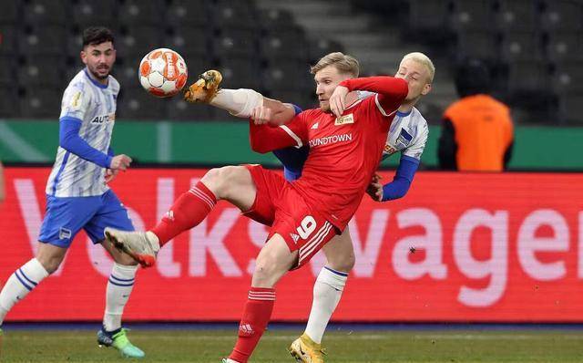 凯恩回应与巴萨传闻：我没和任何人接触，现在在拜仁很开心（凯恩谈巴萨传闻：未与任何人接触，在拜仁过得很开心）