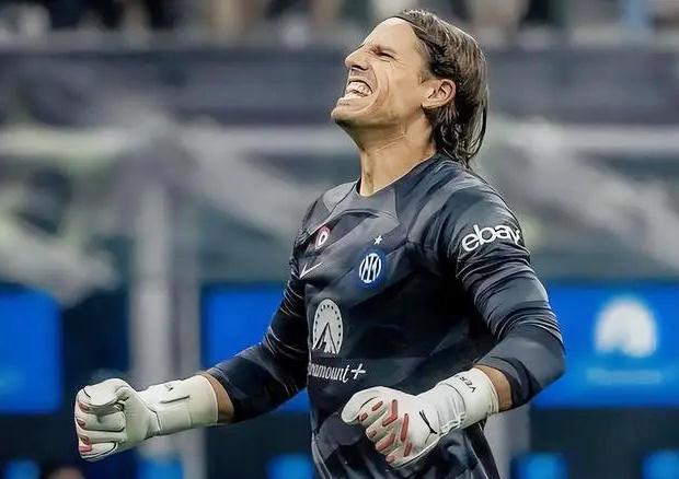 KK：诺伊尔是足球界的传奇；少一人的情况下拜仁仍防住了我们（KK赞诺伊尔为足坛传奇，拜仁少一人仍顶住了我们的攻势）