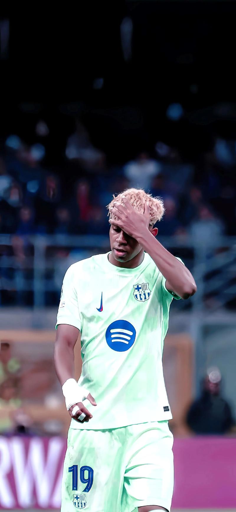 ⚽️2025年度中超最佳评选他来啦！鏖战一年，十...（2025中超年度最佳评选正式开启：鏖战一年，荣誉归位）