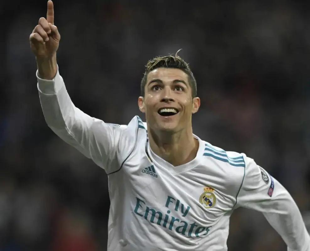 奥尔莫vs阿拉维斯全场数据：梅开二度+5次关键传球，获评9.5分（奥尔莫战阿拉维斯统治级发挥：梅开二度+5次关键传球，评分9.5）