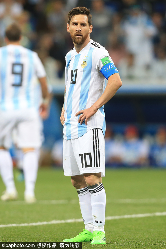 阿根廷美女老师用梅西表情包为学生评分：谁想让梅西伤心呢？（阿根廷老师用梅西表情包打分：谁舍得让梅西难过？）