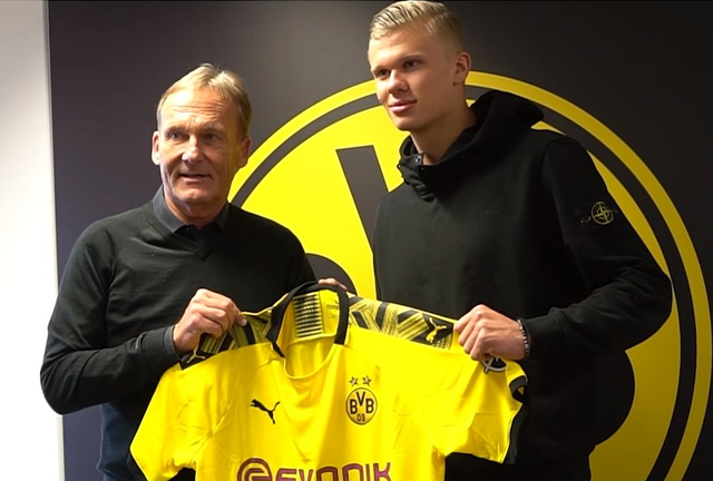 卡拉格：维拉要想夺冠，罗杰斯得拿出英超赛季最佳球员的表现（卡拉格：维拉若想封王，罗杰斯须踢出英超赛季最佳级别表现）