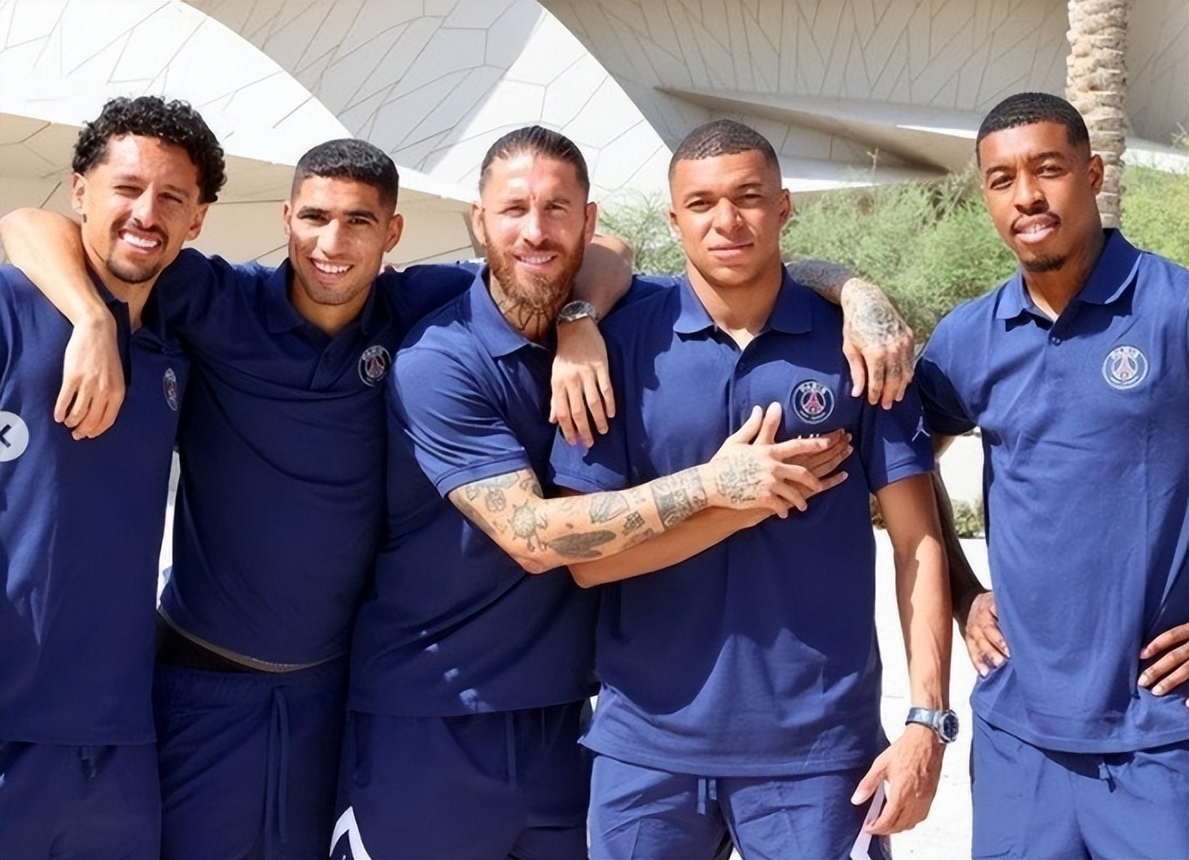 马卡：皇马和卡斯蒂亚进行了对抗赛，门迪被安排在中后卫位置（马卡：皇马与卡斯蒂亚队内热身赛，门迪出任中卫）