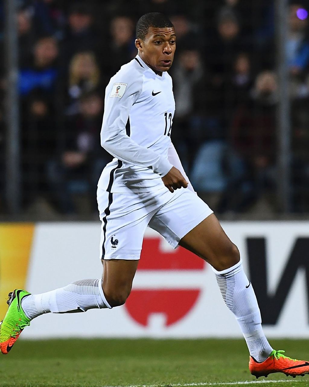 前国米助教：伊布是最难管的球员；阿德是个玻璃般脆弱的天才（前国米助教直言：伊布最难管理，阿德里亚诺天才却脆弱如玻璃）